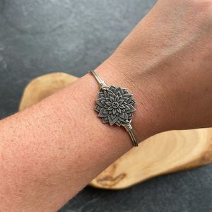 Luca & Danni Lotus bracelet